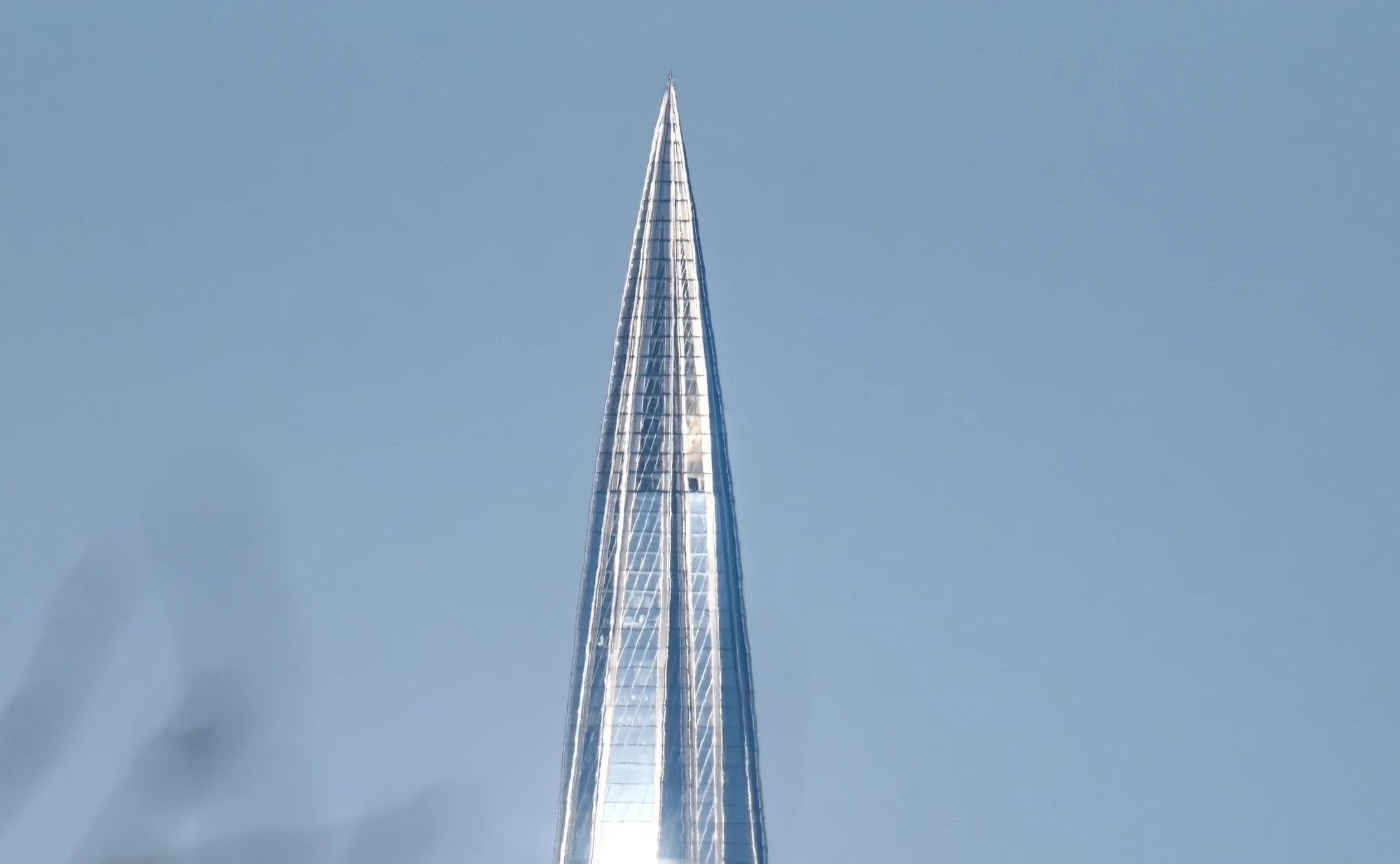 Lakhta Center spire photographed from 25 kilometres away with a 1200 mm telephoto configuration