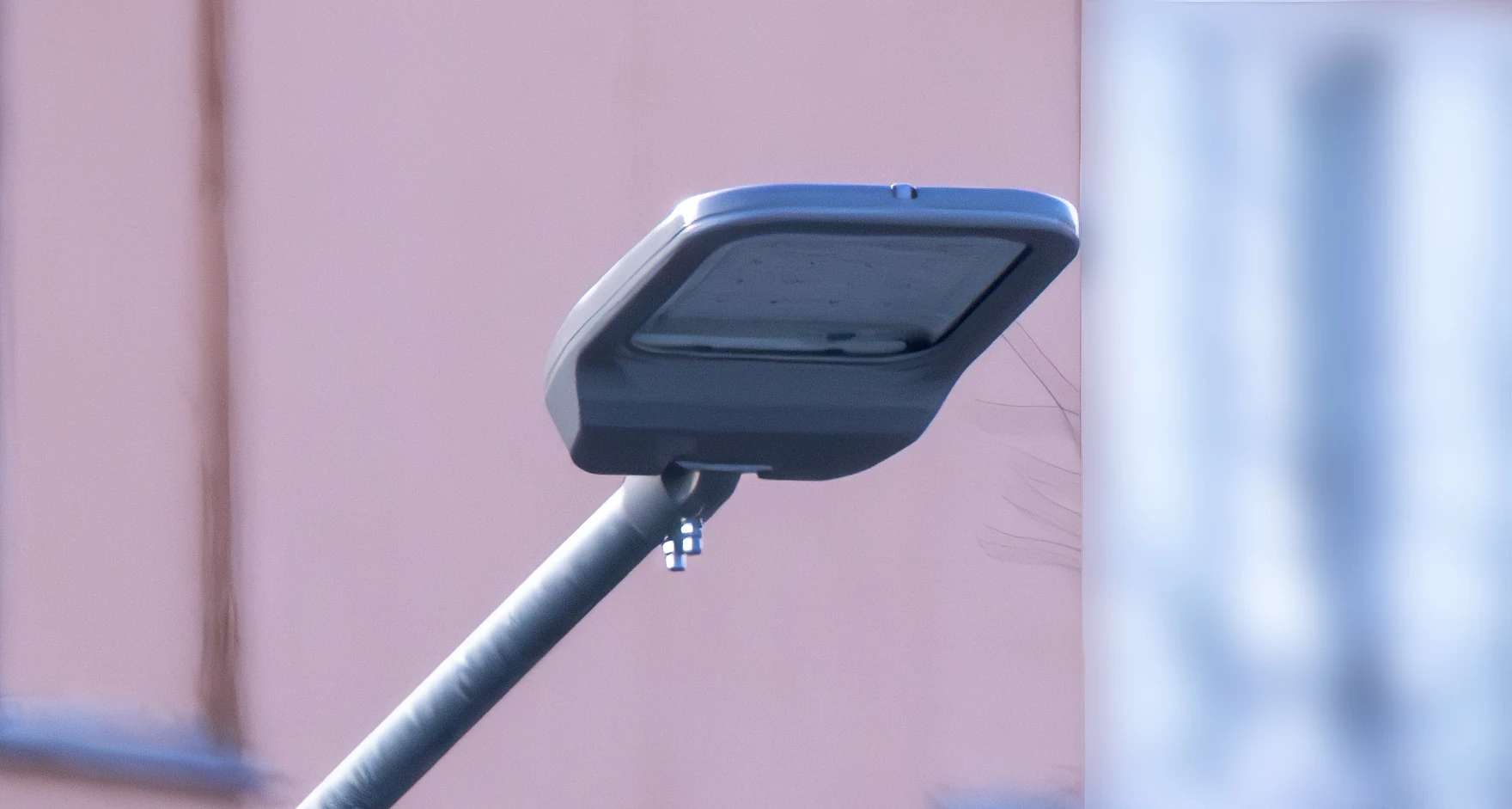 Streetlight photographed from 300 metres